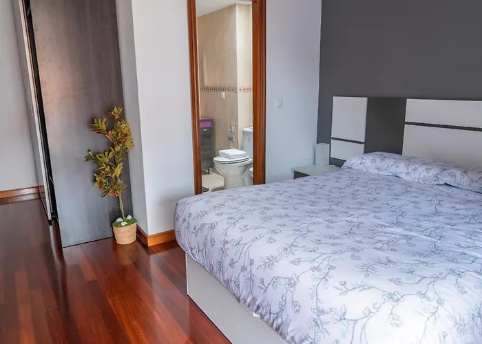 Atico Nuevo Con Piscina Cerca De Santander 아파트